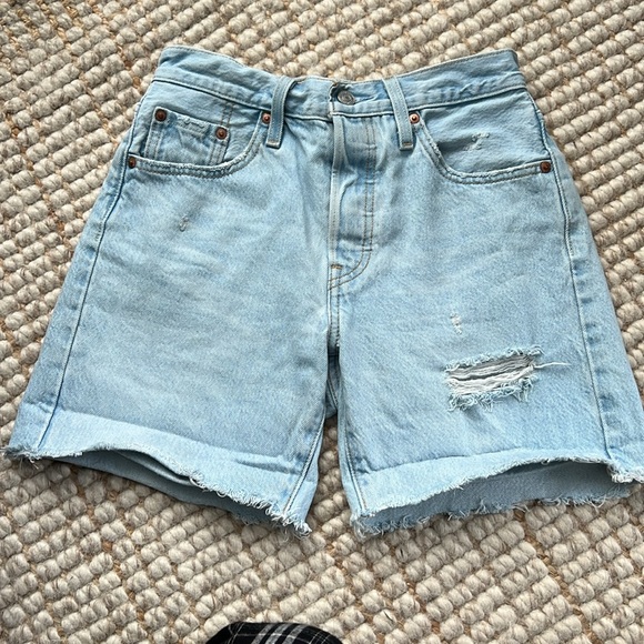 LEVI’S High Rise Mid Thigh Short - Picture 7 of 7